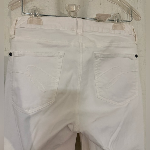 Miracle Body Jeans - Picture 8 of 9